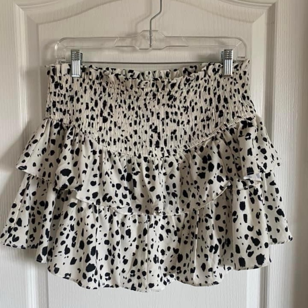 Boutique black and white skirt. Size medium.